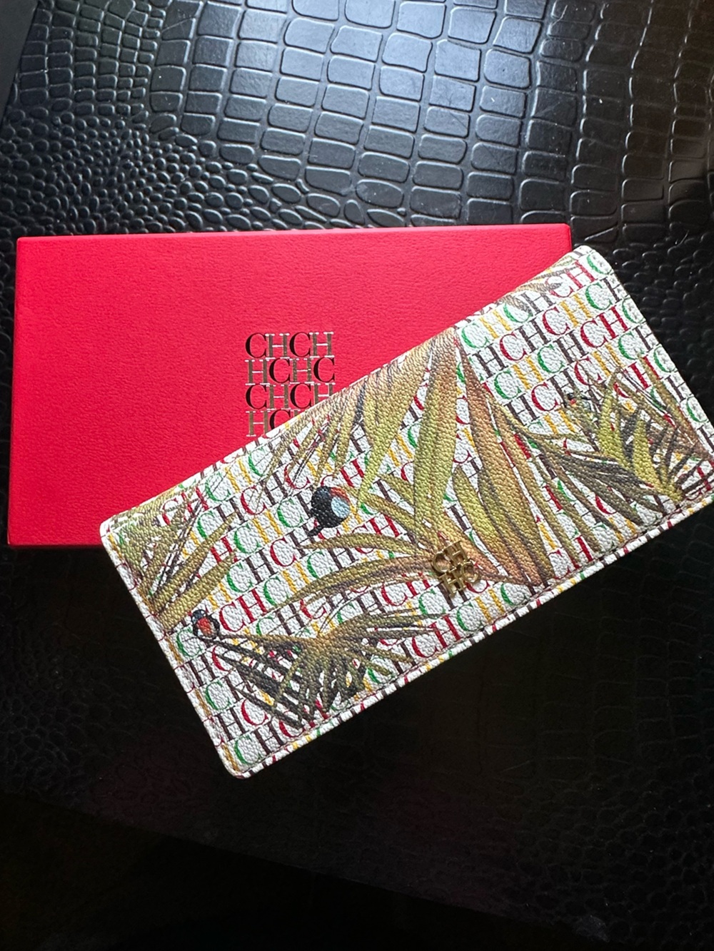 CH Carolina Herrera Signature Tropical Print Continental Wallet - Multicolor